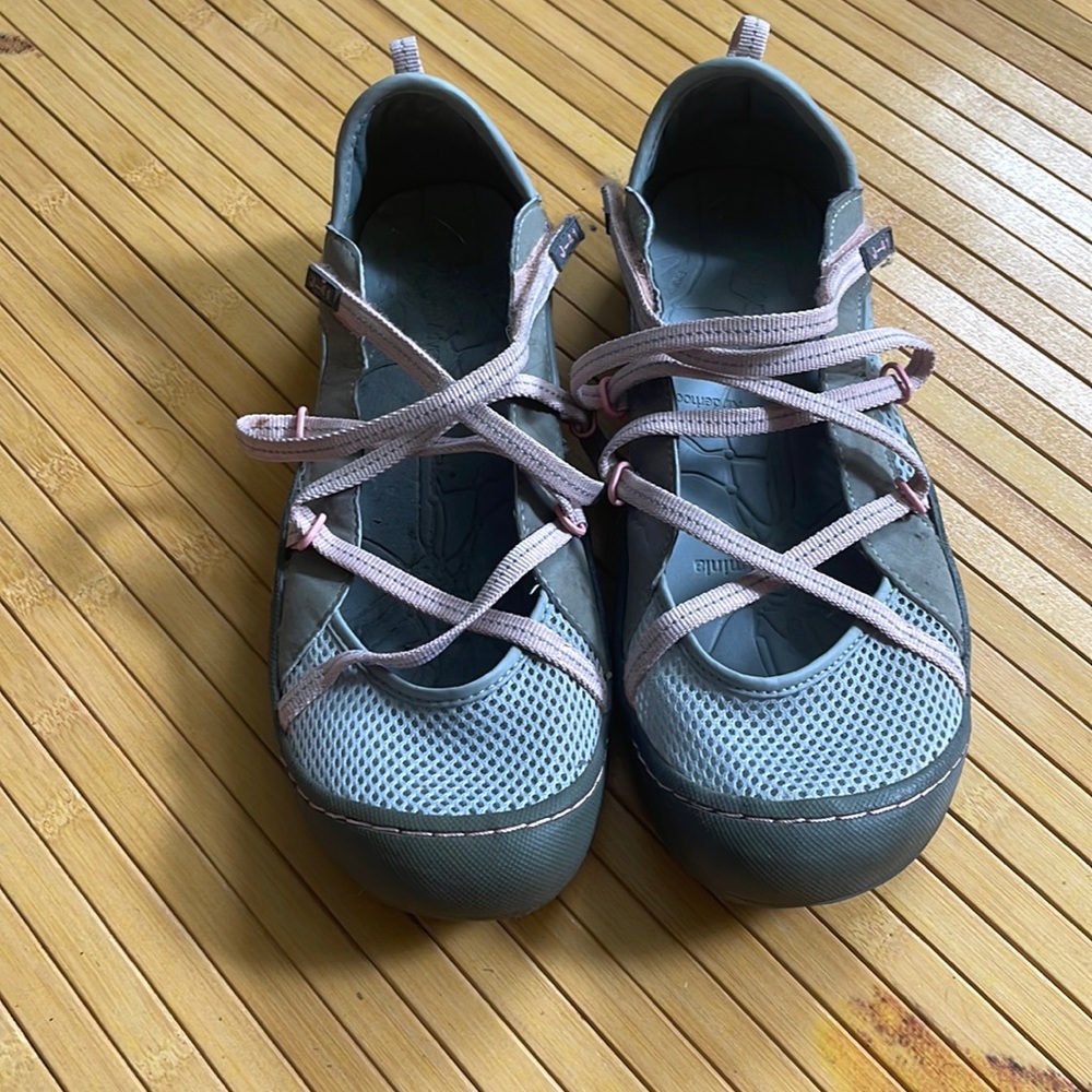 J-41 grey and pink MaryJanes